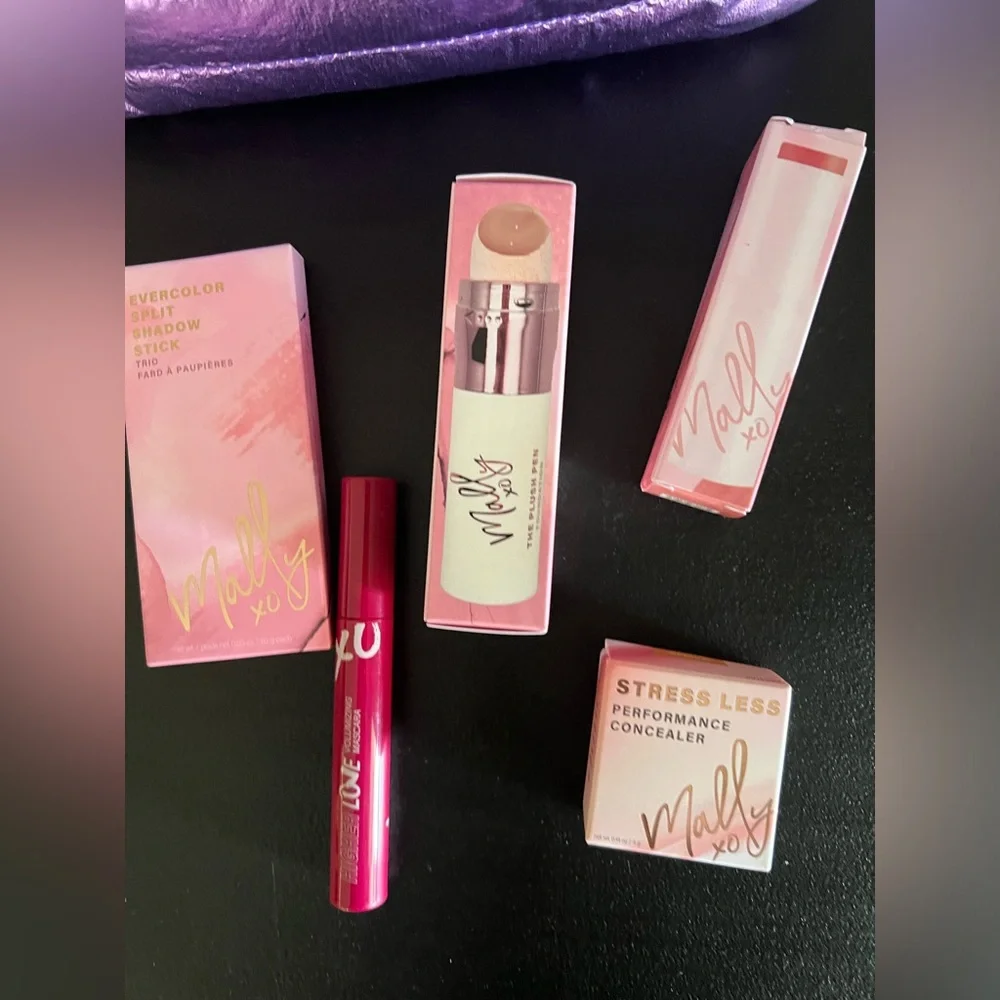 Mally Beauty MEDIUM TONE bundle with Blush Crush cosmetic bag 6 Pcs